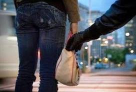 Επίθεση με σπρέι και κλοπή σε 38χρονη